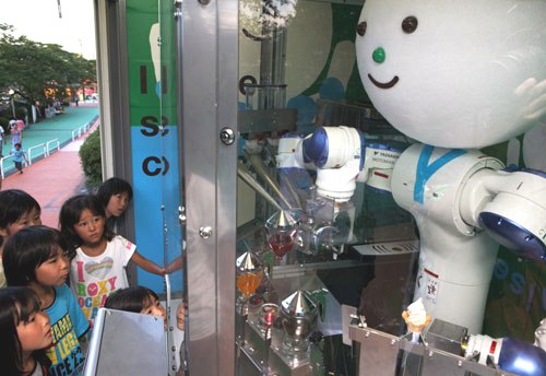 Yaskawa Kun ice cream making robot やすかわくん.